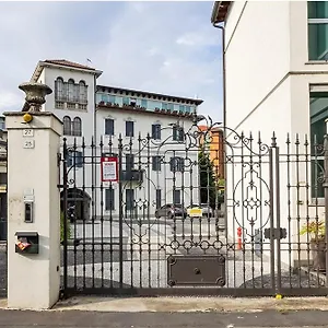  Apartamento Lux 2 Metro M2